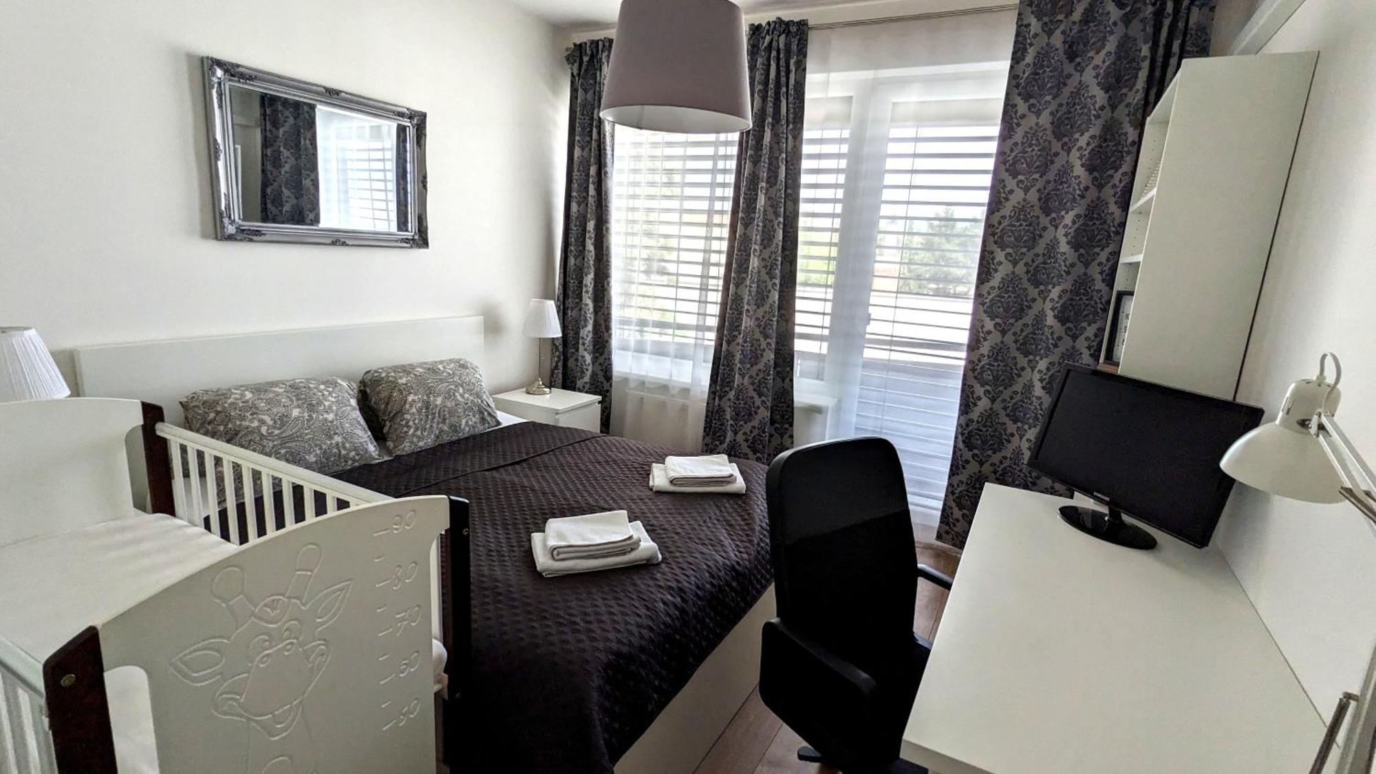 E2 Luxury Oldtown Apt - 2X Parking, Foodstore, Pcscreen, Netflix, Unlimited Music, Crib, Babychair, Fastwifi, Aircon Koszyce Zewnętrze zdjęcie